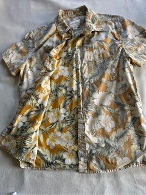 American Eagle Flex Hawaiian Reverse Print Button Up Shirt | M